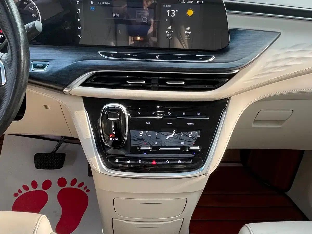Buick GL8 2020 Avenir 6-Seat Luxury Edition — миниатюра 12