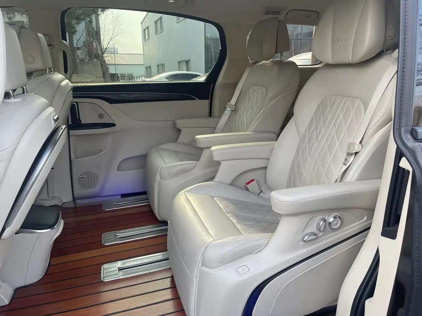Buick GL8 2020 Avenir 6-Seat Luxury Edition — миниатюра 9