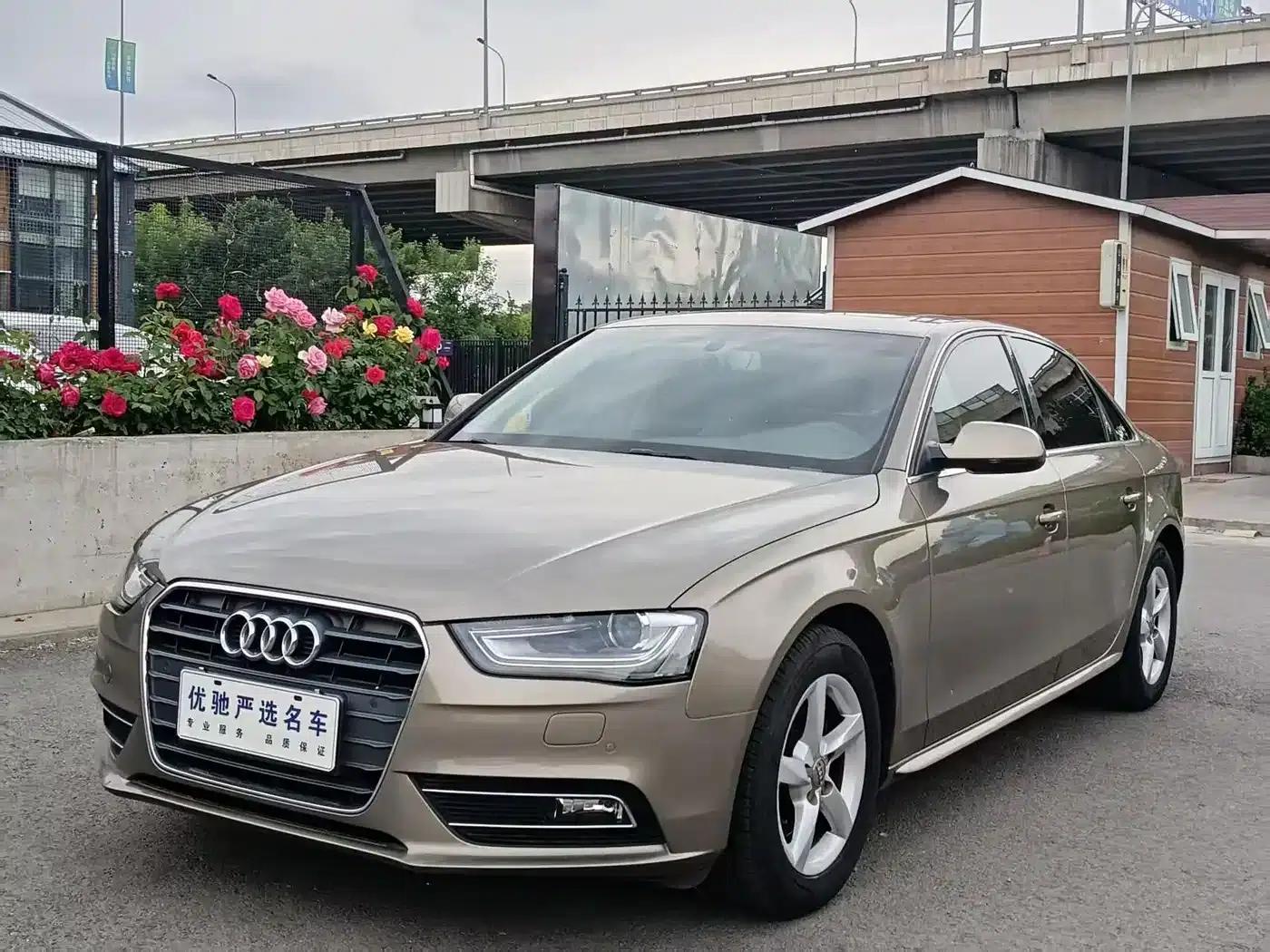 Audi A4L 2013 35 TFSI Automatic Standard Edition — миниатюра 1