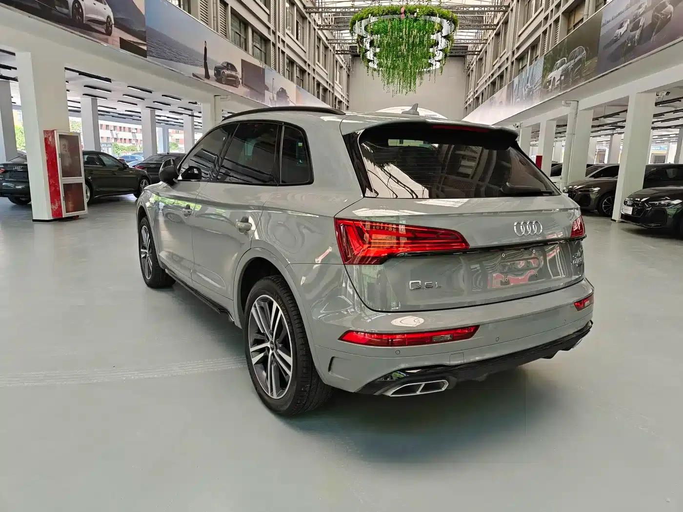 Audi Q5L 2025 40 TFSI Luxury Dynamic — миниатюра 4