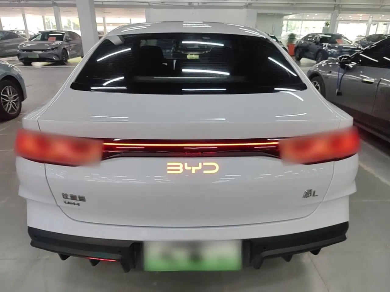 BYD Qin L 2024 DM-i 120KM Excellence Model — миниатюра 3