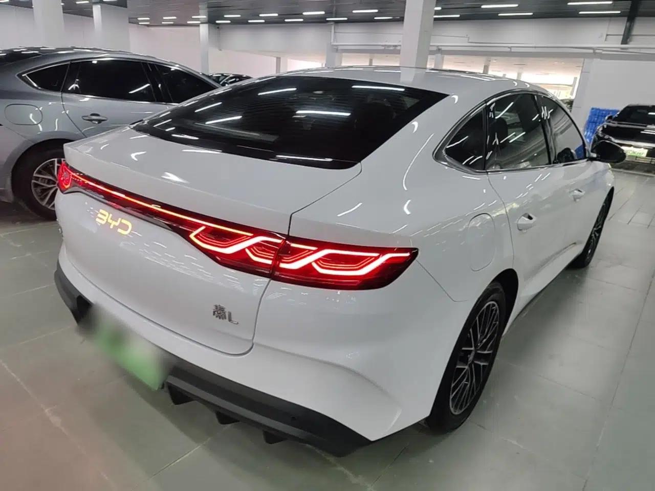BYD Qin L 2024 DM-i 120KM Excellence Model — миниатюра 4