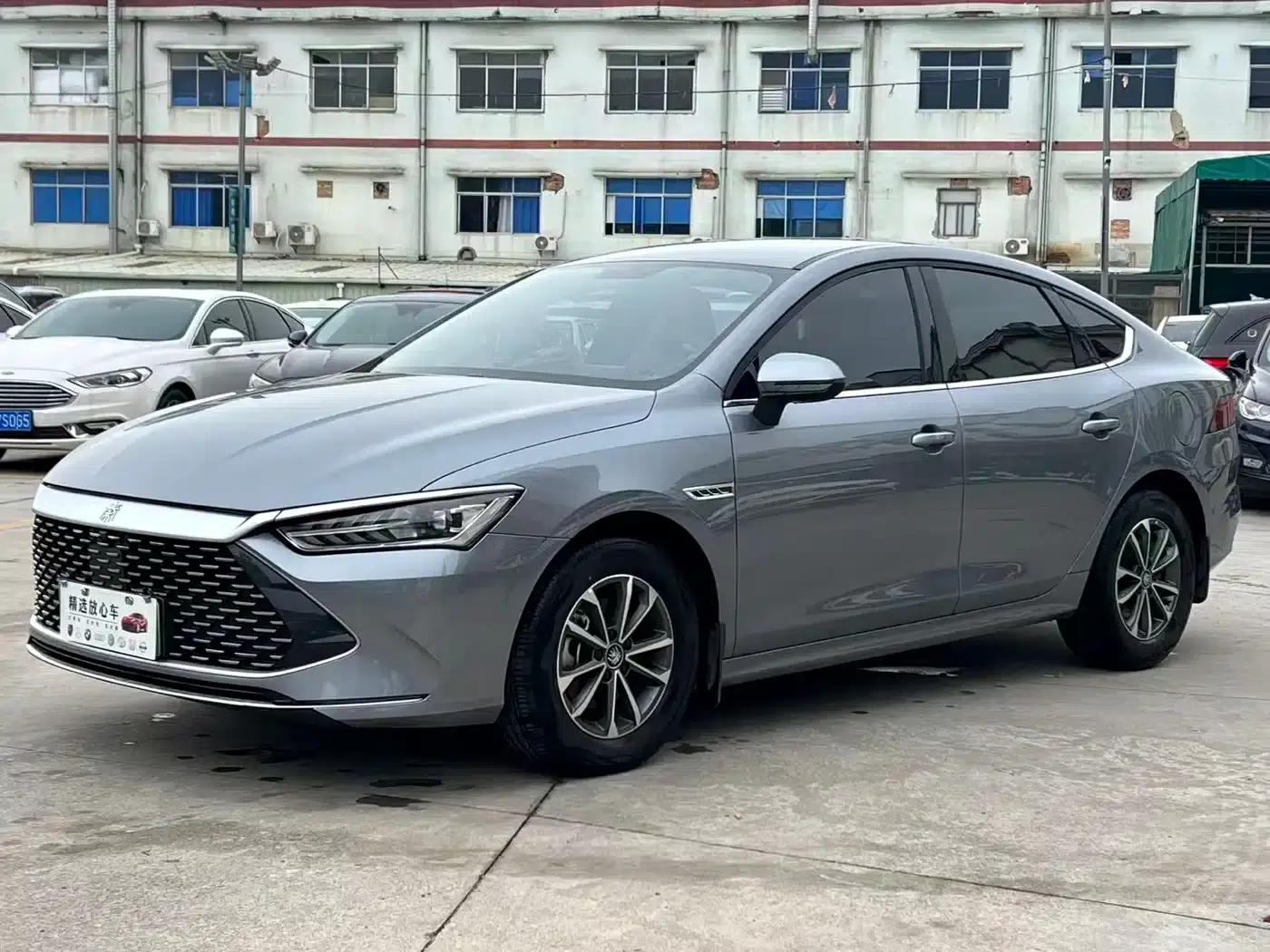 Qin PLUS 2024 Glory Edition DM-i 55KM Leading Model — миниатюра 1
