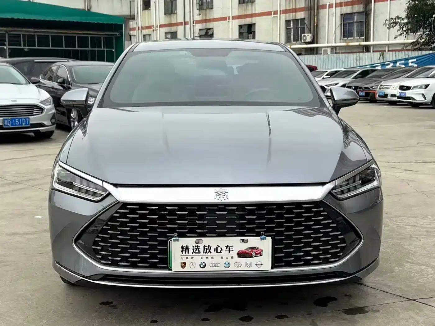 Qin PLUS 2024 Glory Edition DM-i 55KM Leading Model — миниатюра 2