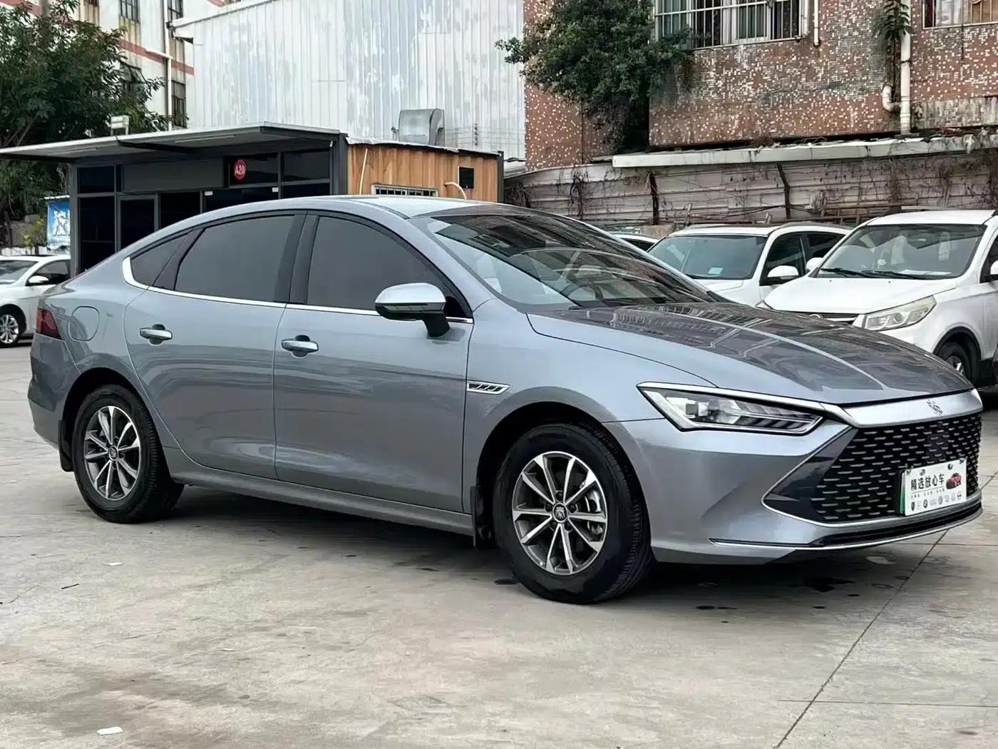 Qin PLUS 2024 Glory Edition DM-i 55KM Leading Model — миниатюра 3
