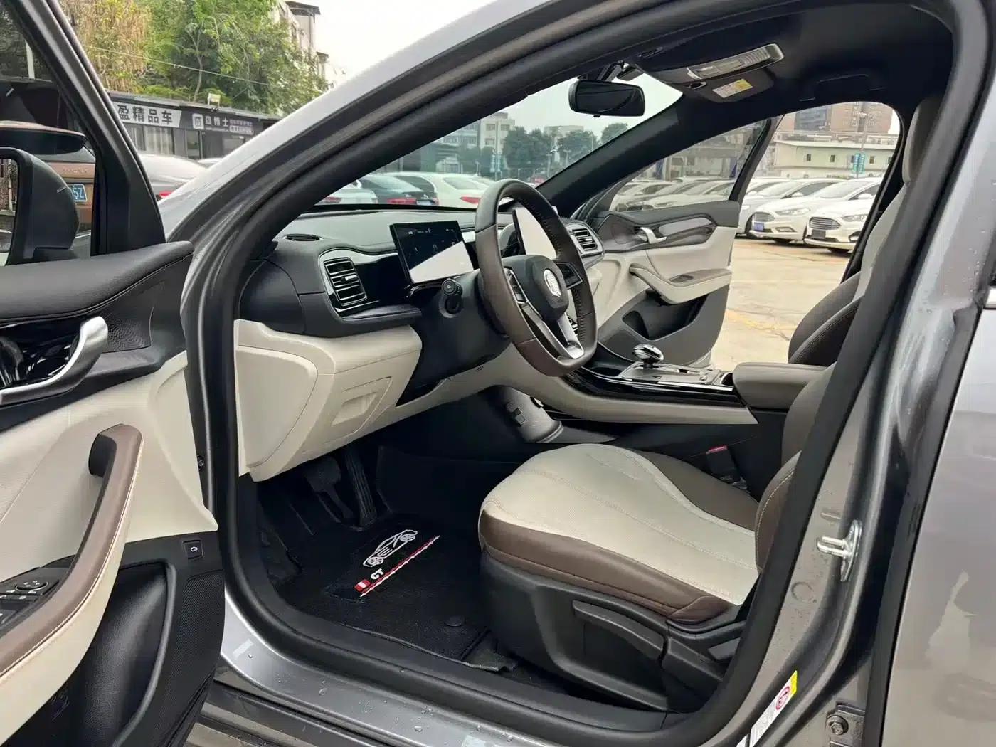 Qin PLUS 2024 Glory Edition DM-i 55KM Leading Model — миниатюра 4