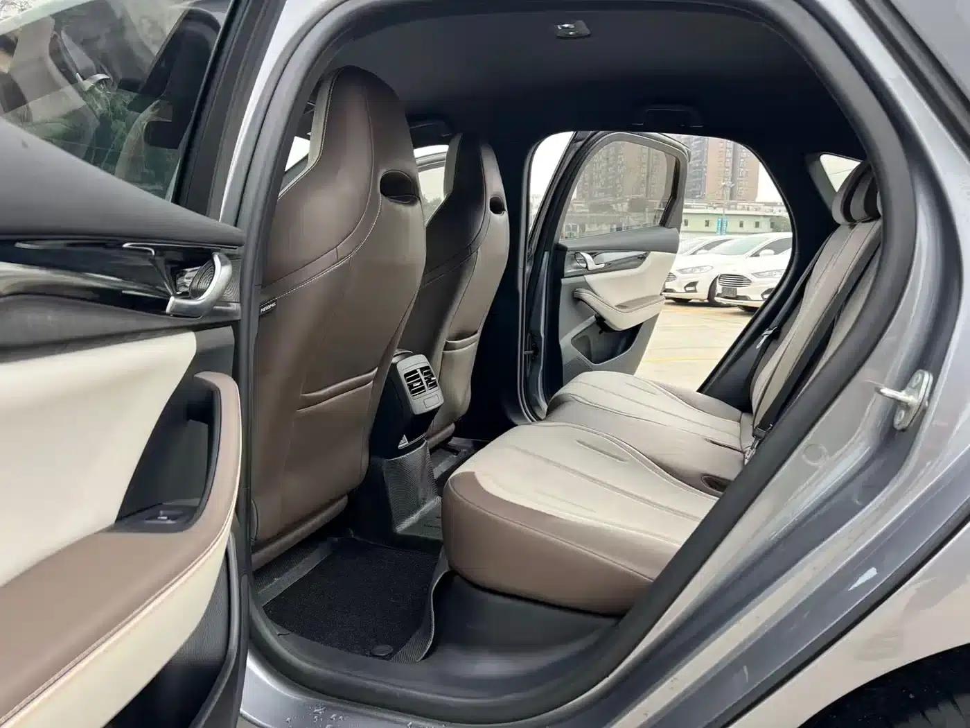 Qin PLUS 2024 Glory Edition DM-i 55KM Leading Model — миниатюра 6