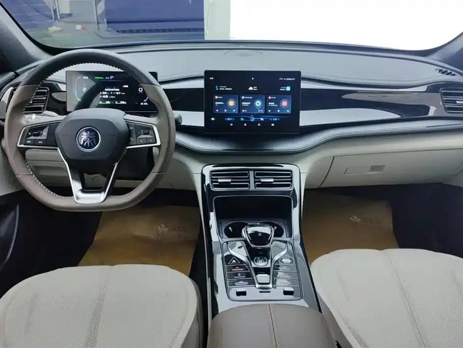 Qin PLUS 2024 Glory Edition DM-i 55KM Leading Model — миниатюра 12
