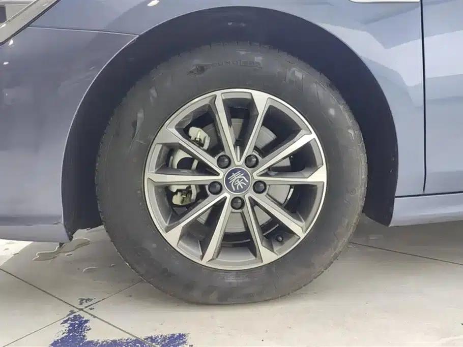 Qin PLUS 2024 Glory Edition DM-i 55KM Leading Model — миниатюра 6