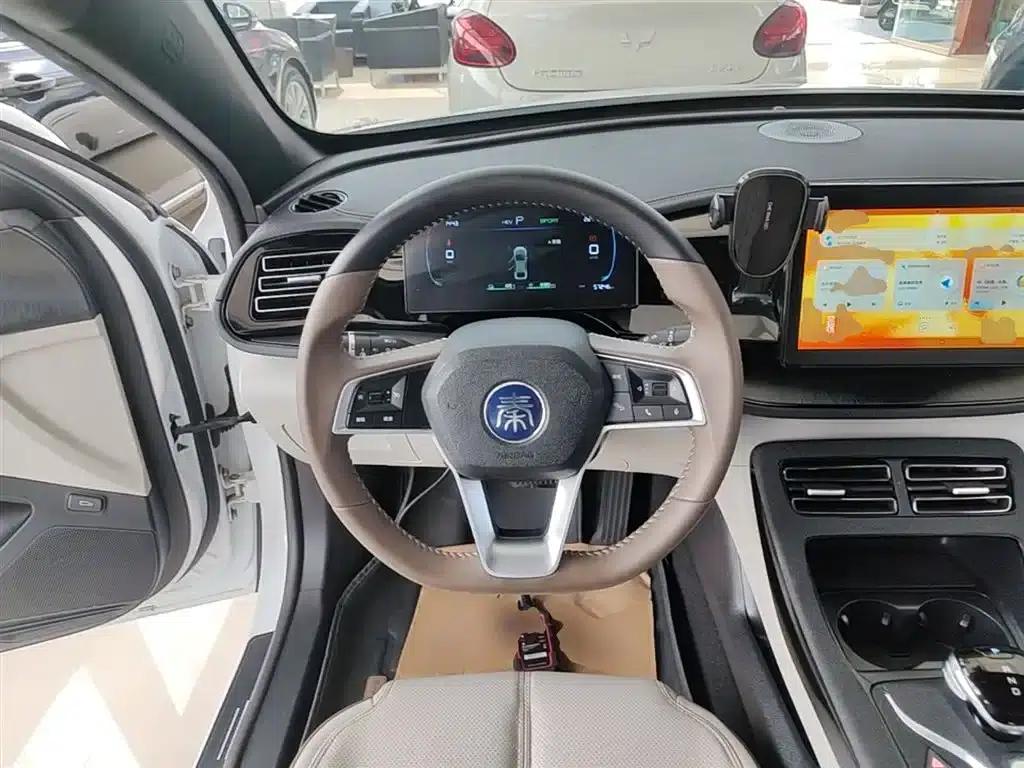Qin PLUS 2024 Glory Edition DM-i 55KM Leading Model — миниатюра 11