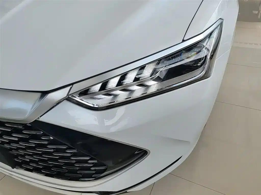 Qin PLUS 2024 Glory Edition DM-i 55KM Leading Model — миниатюра 24