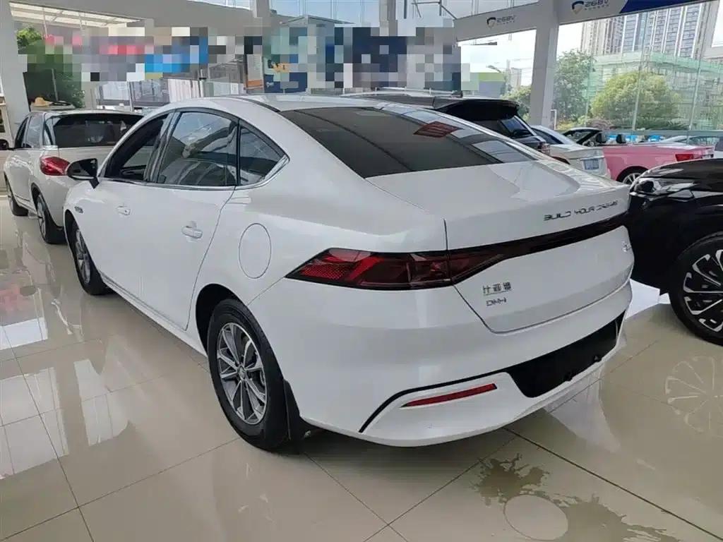 Qin PLUS 2024 Glory Edition DM-i 55KM Leading Model — миниатюра 5