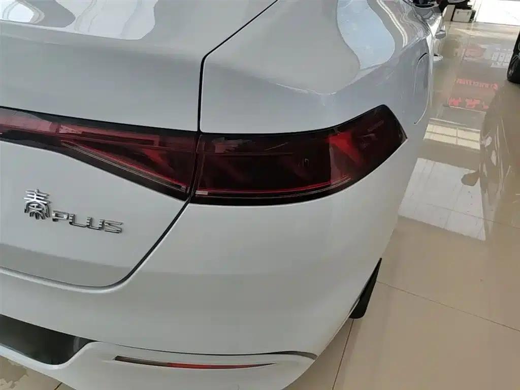 Qin PLUS 2024 Glory Edition DM-i 55KM Leading Model — миниатюра 8