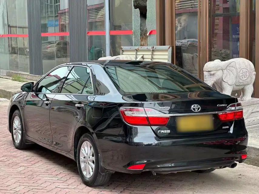 Toyota Camry 2016 2.0G 10th Anniversary Leading Edition — миниатюра 6