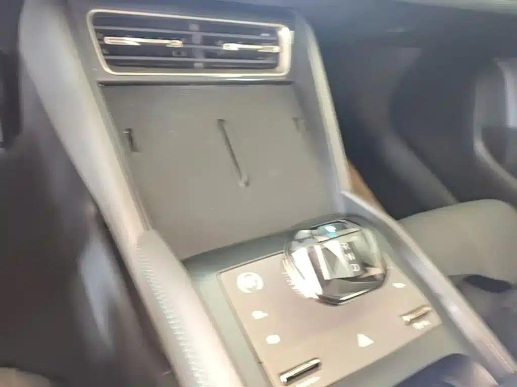 Qin L 2024 DM-i 80KM Leading Edition — миниатюра 14