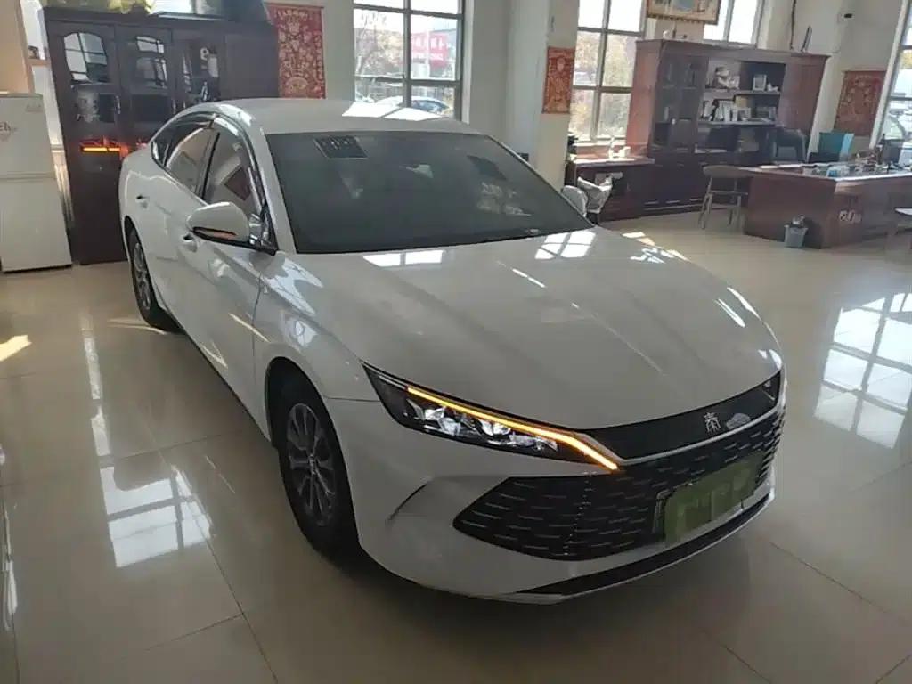 Qin L 2024 DM-i 80KM Leading Edition — миниатюра 4