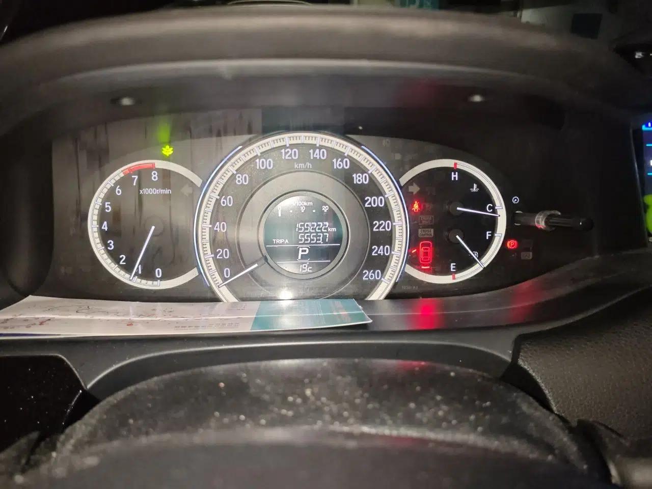 Honda Accord 2016 2.0L Comfort Edition — миниатюра 11