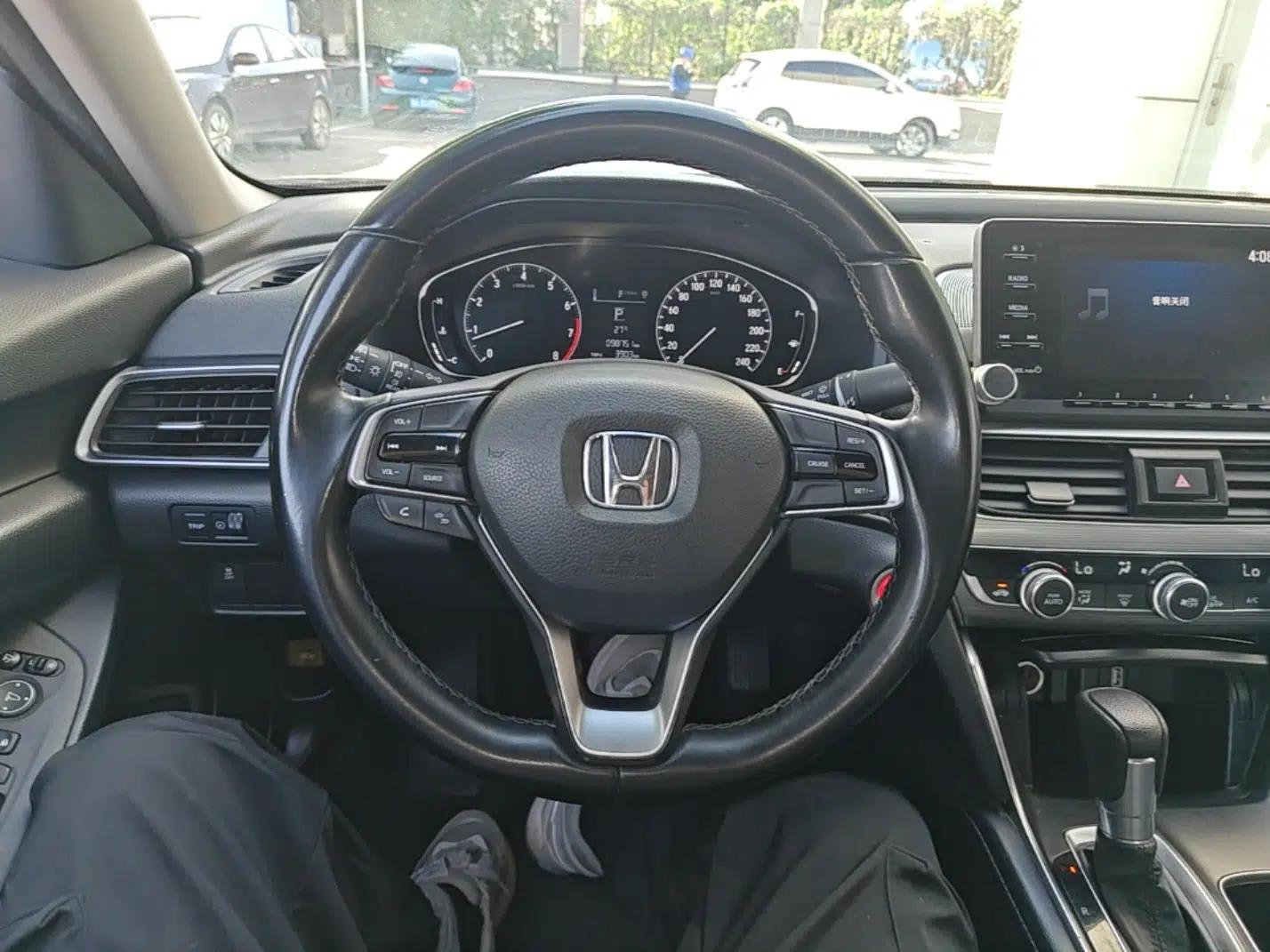 Honda Accord 2018 260TURBO Elite Edition China V — миниатюра 14