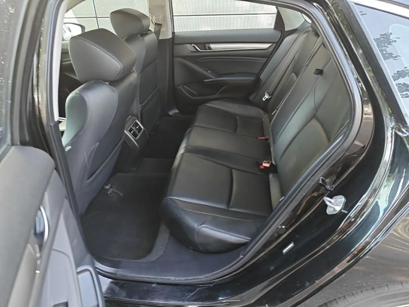 Honda Accord 2018 260TURBO Elite Edition China V — миниатюра 20