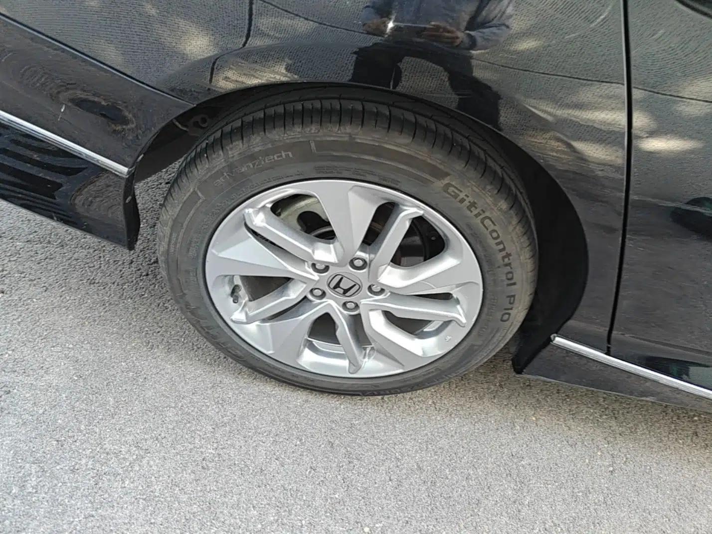 Honda Accord 2018 260TURBO Elite Edition China V — миниатюра 10