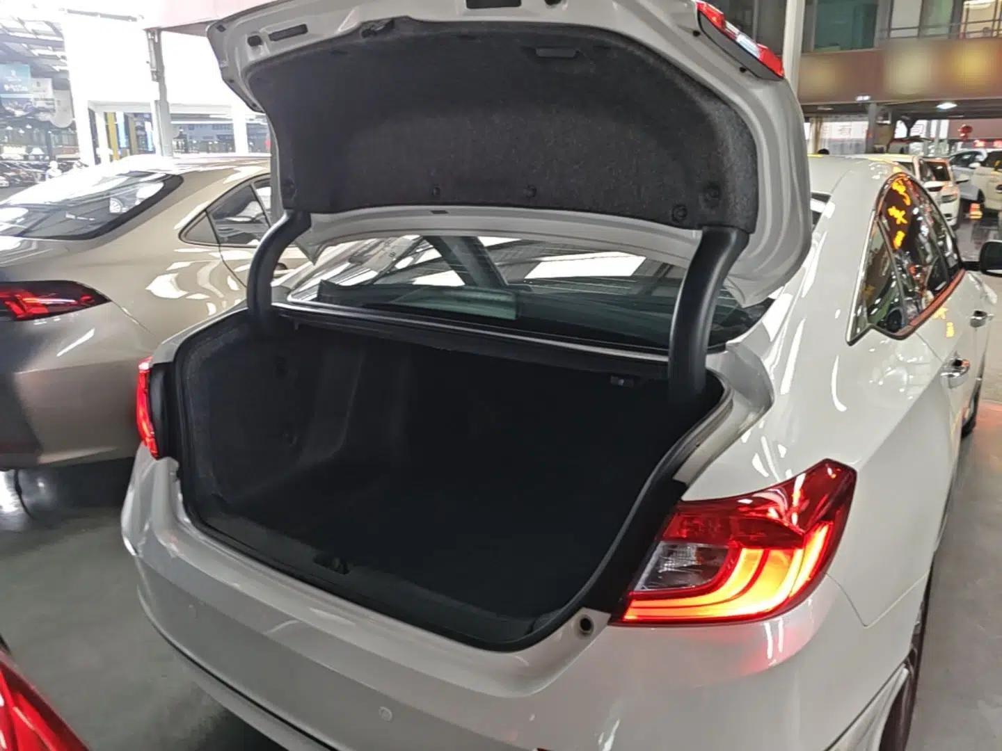 Honda Accord 2018 Rui·Hybrid 2.0L Rui Ku Edition China VI — миниатюра 22