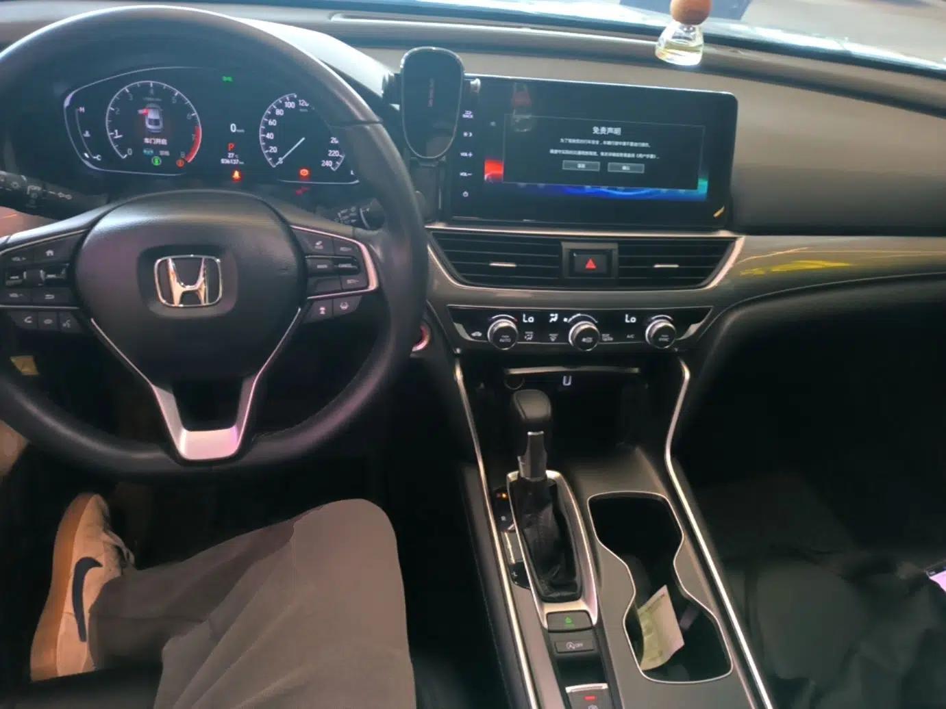 Honda Accord 2022 260TURBO Luxury Edition — миниатюра 12