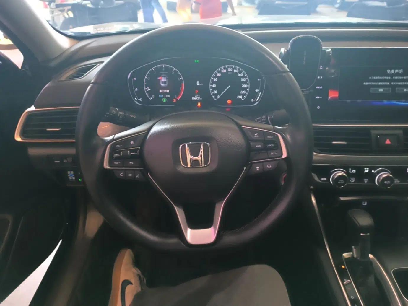Honda Accord 2022 260TURBO Luxury Edition — миниатюра 13