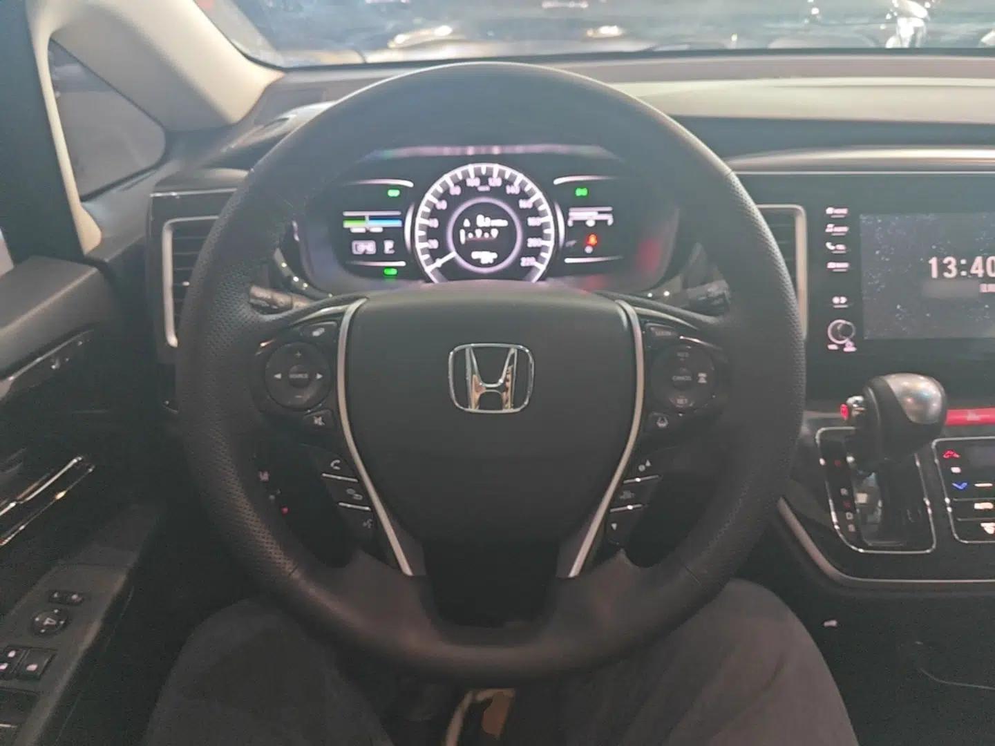 Honda Elysion 2019 2.0L Hybrid Comfort Edition — миниатюра 14