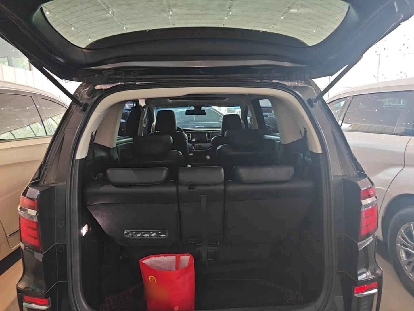 Honda Elysion 2019 2.0L Hybrid Comfort Edition — миниатюра 22