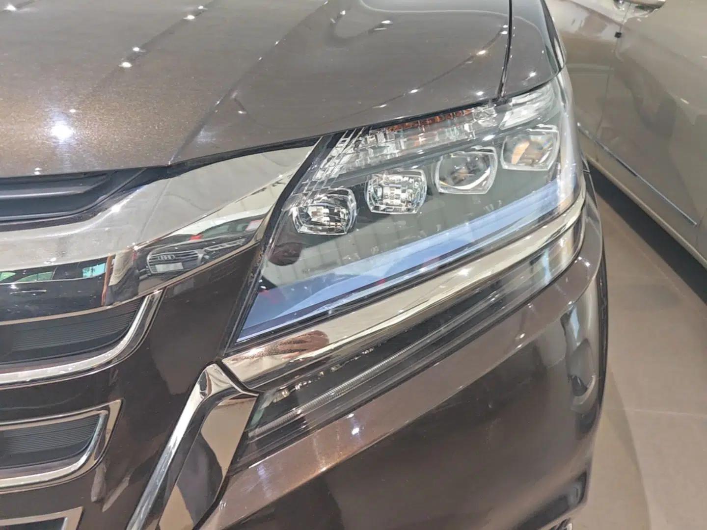 Honda Elysion 2019 2.0L Hybrid Comfort Edition — миниатюра 9
