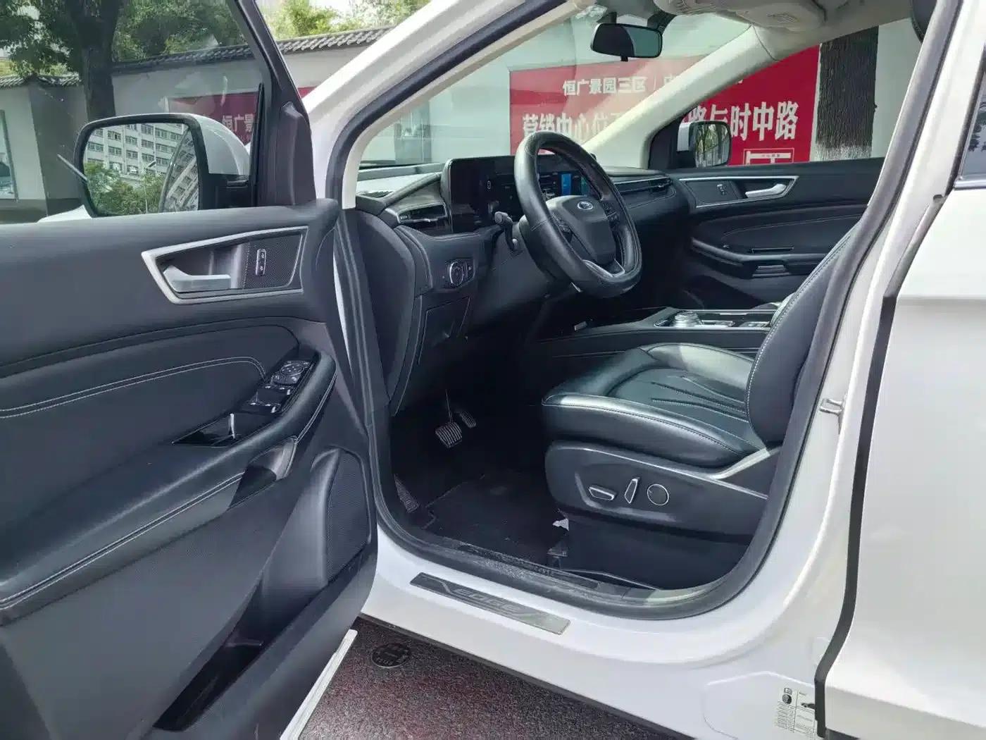 Edge 2021 PLUS EcoBoost 245 2WD Platinum Edition 5-seater — миниатюра 4