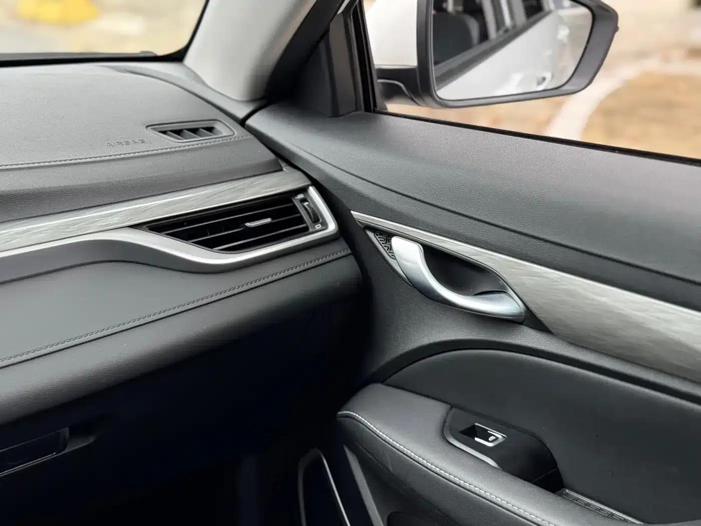 Geely Emgrand 2019 Leading Edition 1.5L CVT Luxury Model (National V Emission Standard) — миниатюра 9
