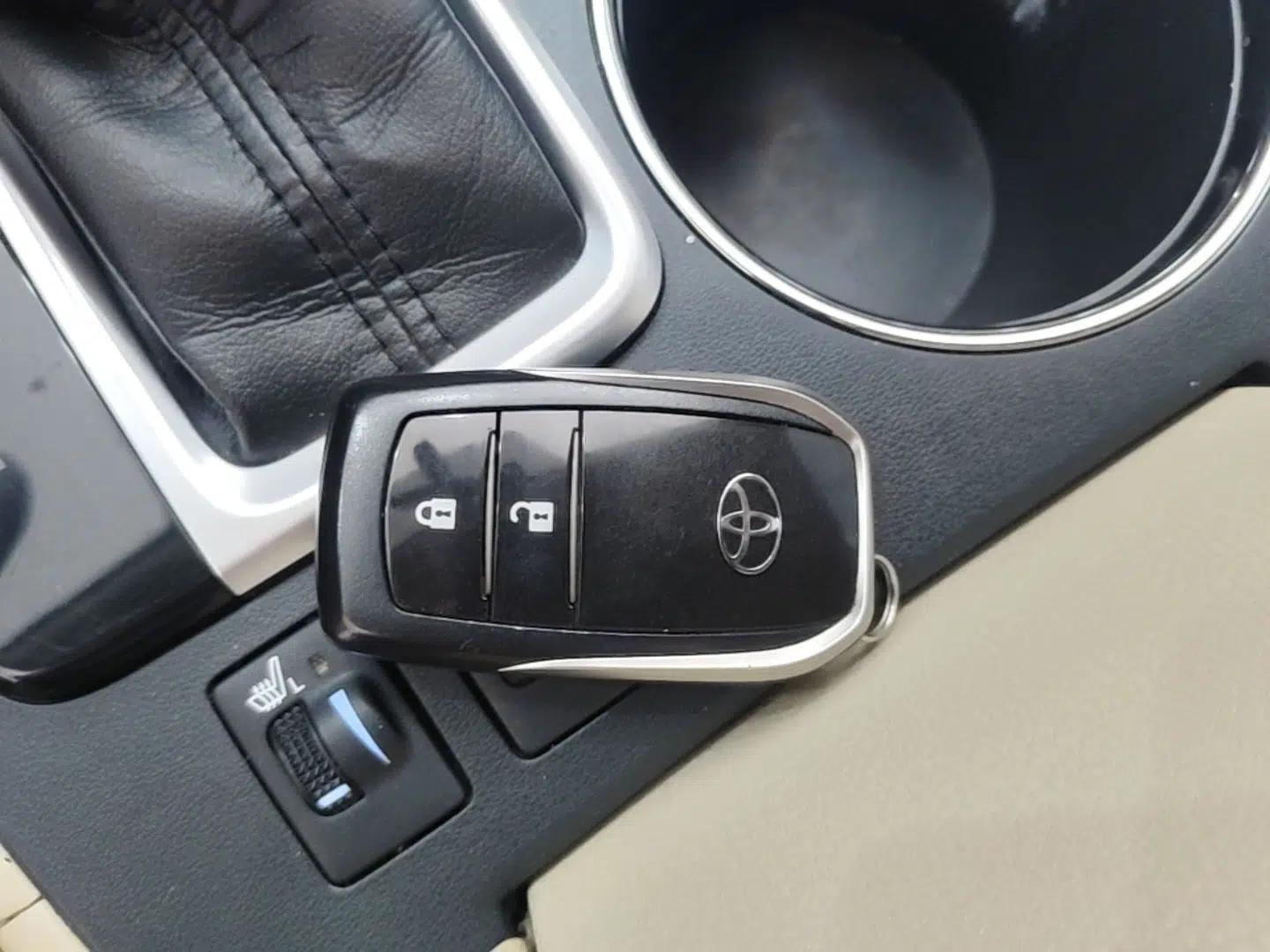 Toyota Highlander 2017 2.0T Two-Wheel Drive Luxury Edition 7 Seats — миниатюра 12