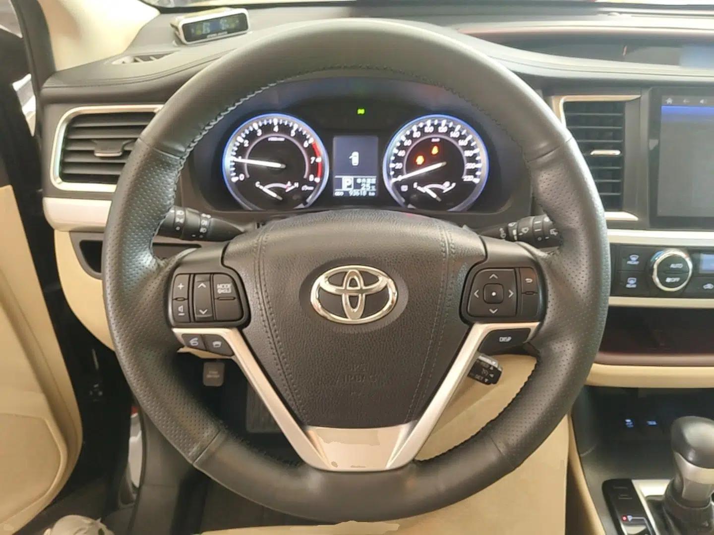 Toyota Highlander 2017 2.0T Two-Wheel Drive Luxury Edition 7 Seats — миниатюра 14