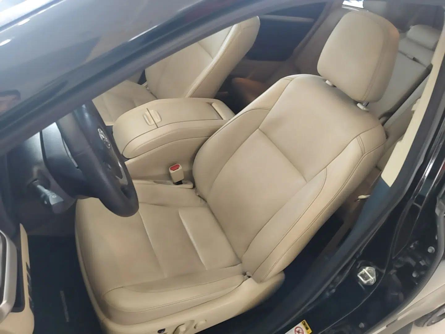 Toyota Highlander 2017 2.0T Two-Wheel Drive Luxury Edition 7 Seats — миниатюра 18