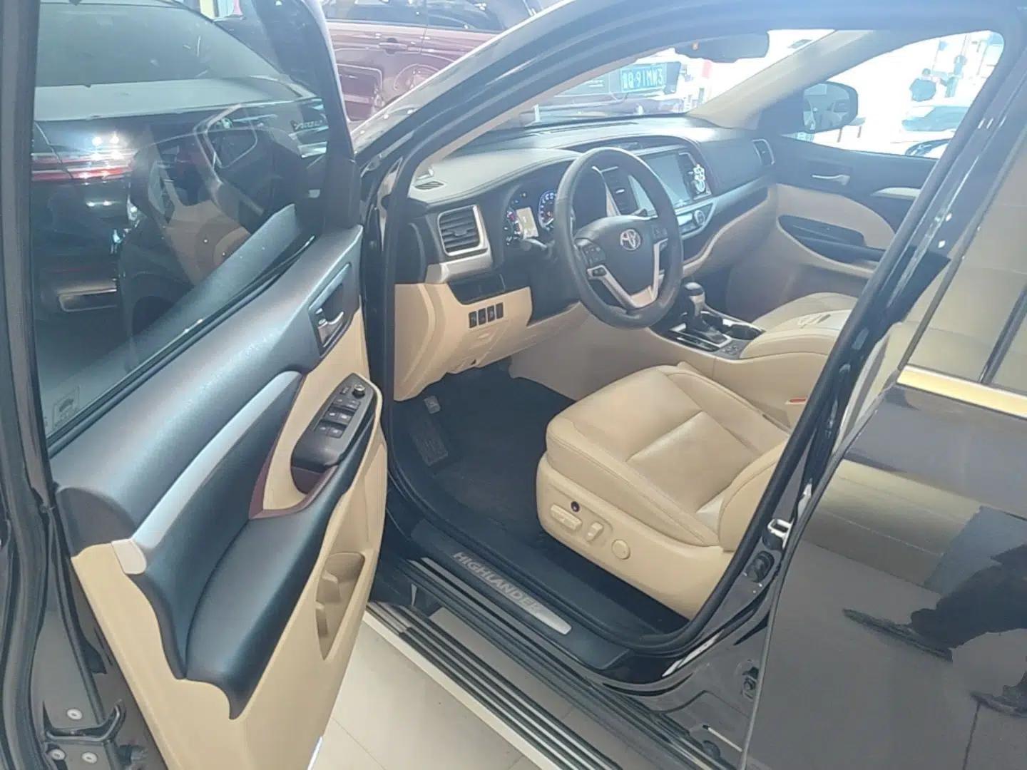 Toyota Highlander 2017 2.0T Two-Wheel Drive Luxury Edition 7 Seats — миниатюра 19