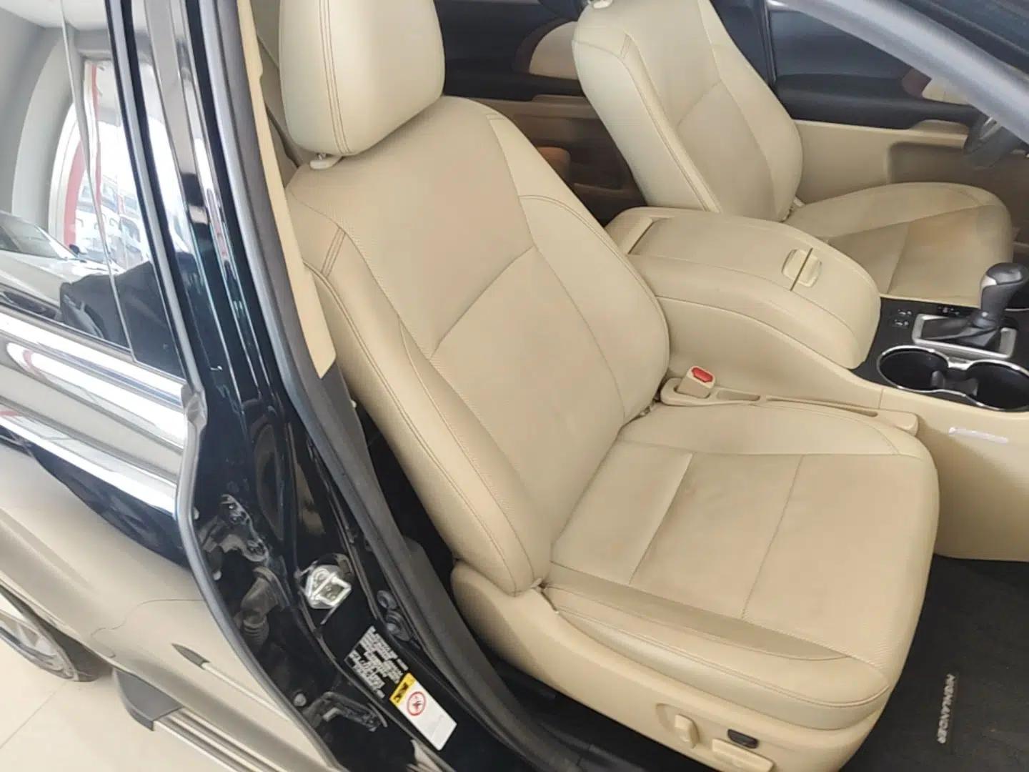 Toyota Highlander 2017 2.0T Two-Wheel Drive Luxury Edition 7 Seats — миниатюра 23