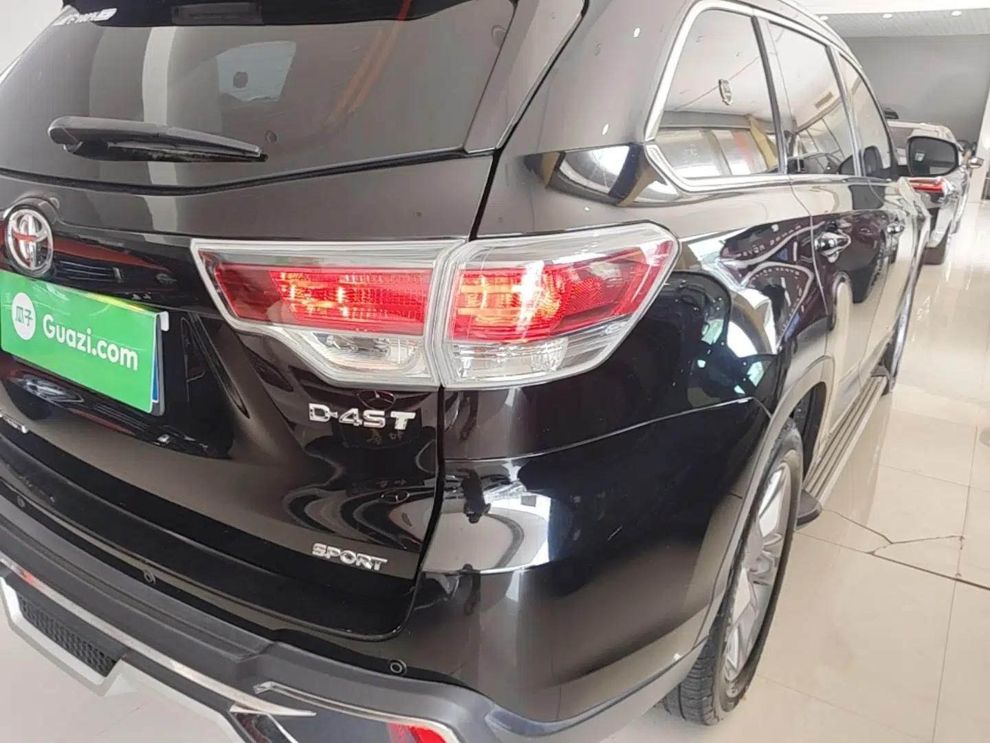 Toyota Highlander 2017 2.0T Two-Wheel Drive Luxury Edition 7 Seats — миниатюра 7