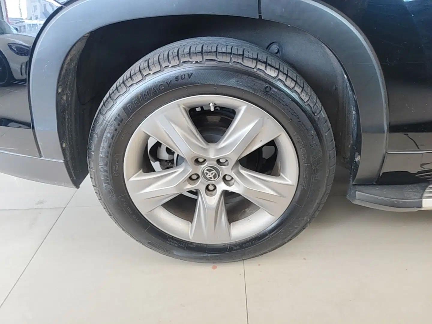 Toyota Highlander 2017 2.0T Two-Wheel Drive Luxury Edition 7 Seats — миниатюра 10