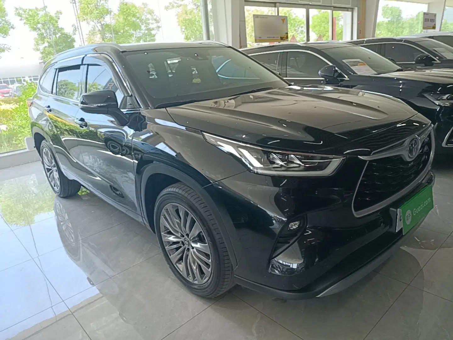 Toyota Highlander 2023 2.5L Smart Electric Hybrid Dual-Engine Four-Wheel Drive Prestige Version – 7 Seats — миниатюра 3