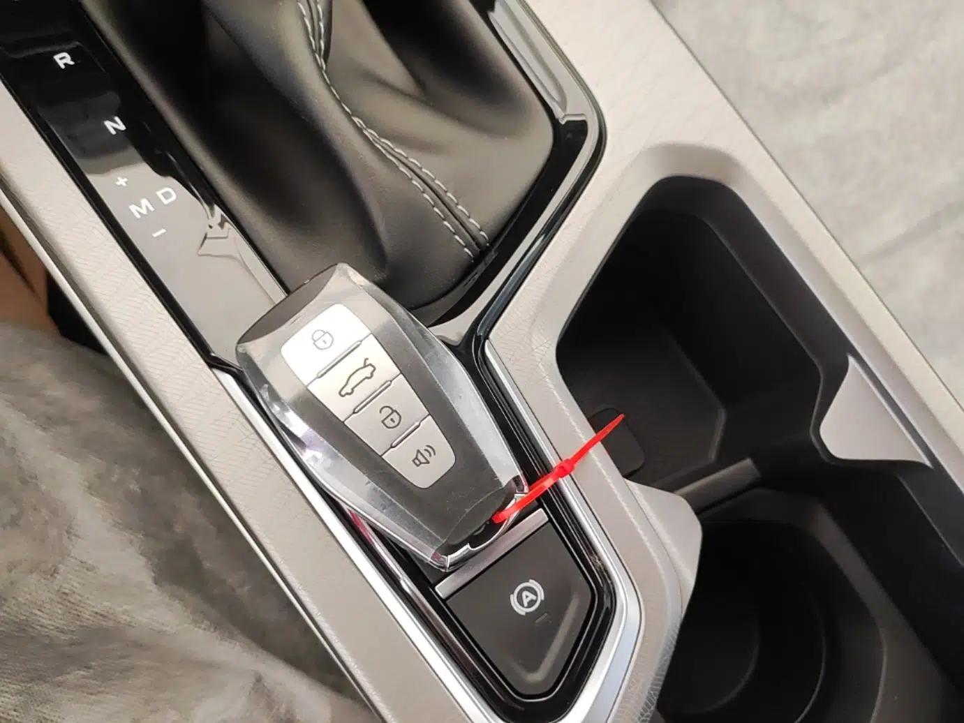 Geely Auto Emgrand 2026 Model 4th Generation 4 Millionth Anniversary Edition 1.5L CVT Feiyue Edition — миниатюра 12