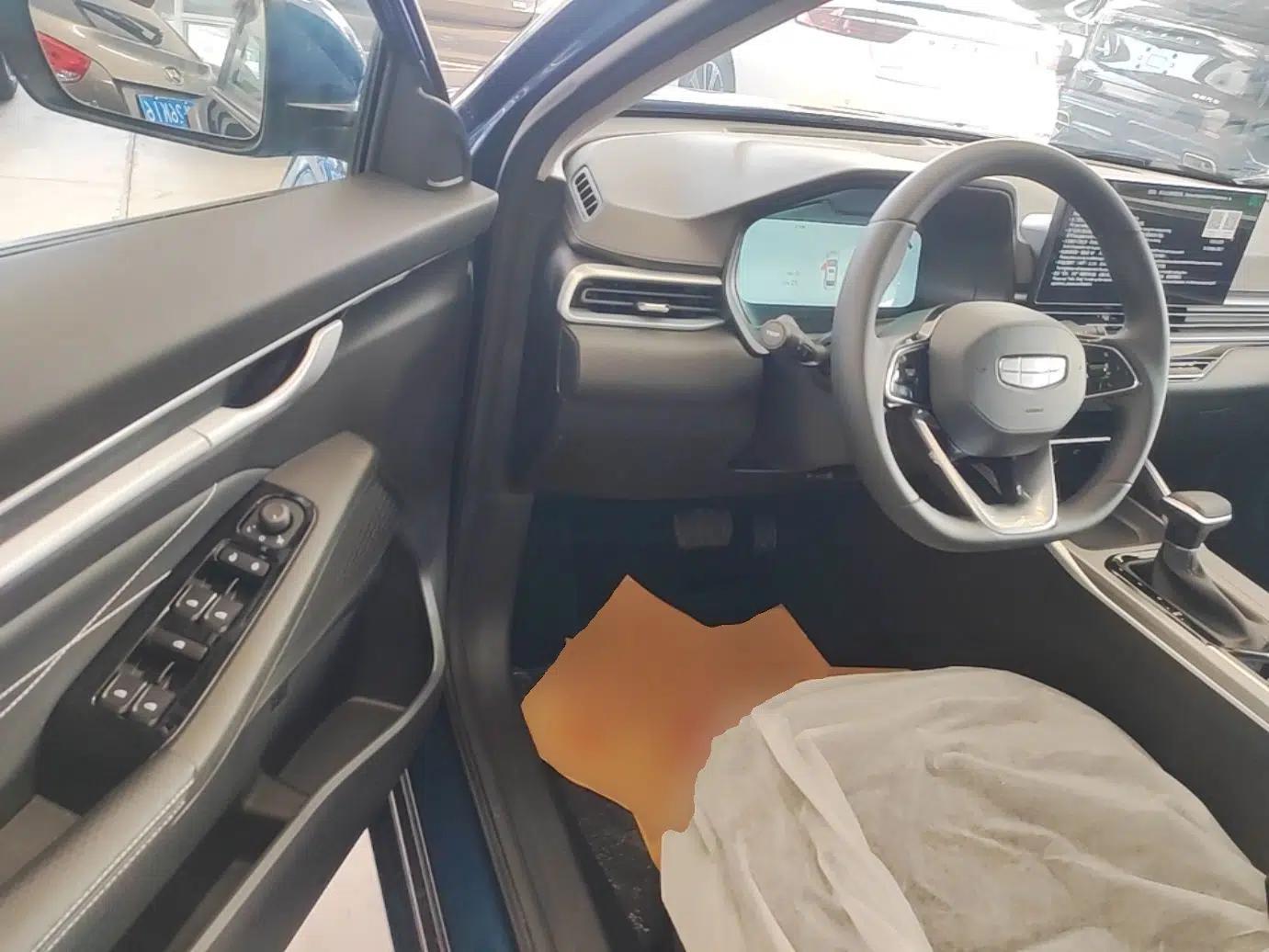 Geely Auto Emgrand 2026 Model 4th Generation 4 Millionth Anniversary Edition 1.5L CVT Feiyue Edition — миниатюра 19