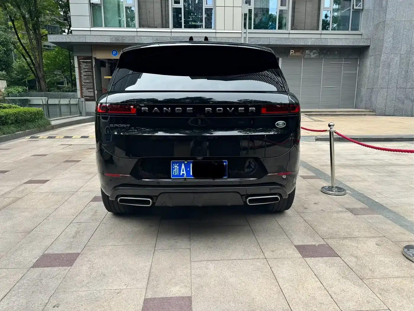 2024 Range Rover Sport 400PS Dynamic HSE — миниатюра 3