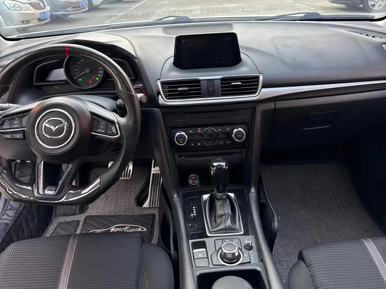 Mazda3 Axela 2017 Hatchback 1.5L Automatic Luxury Model (China V Emission Standard) — миниатюра 9