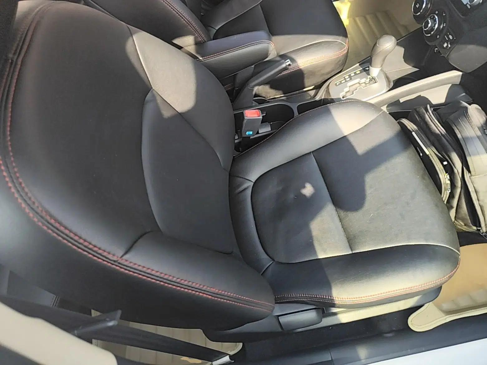 Kia K2 2012 Sedan 1.4L AT TOP Anniversary Edition — миниатюра 23