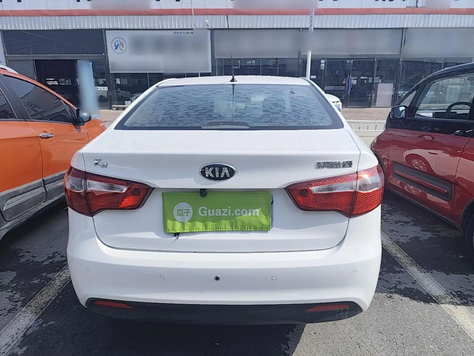 Kia K2 2012 Sedan 1.4L AT TOP Anniversary Edition — миниатюра 5