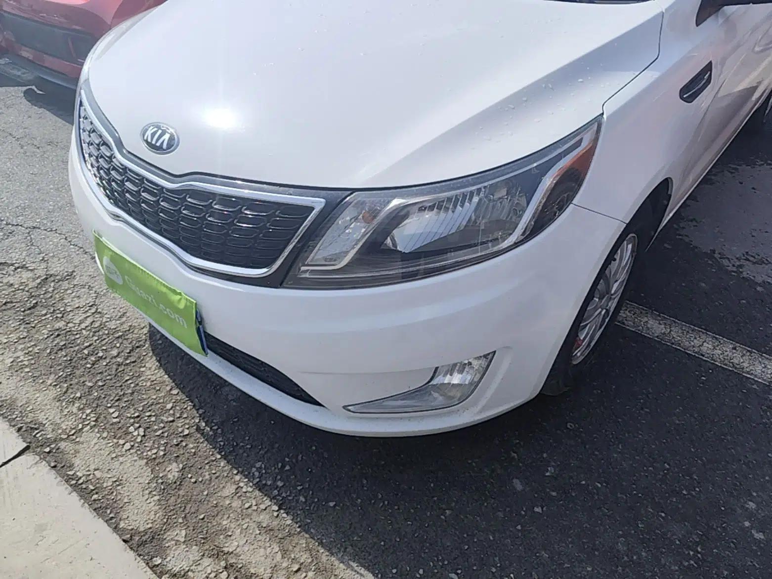 Kia K2 2012 Sedan 1.4L AT TOP Anniversary Edition — миниатюра 9
