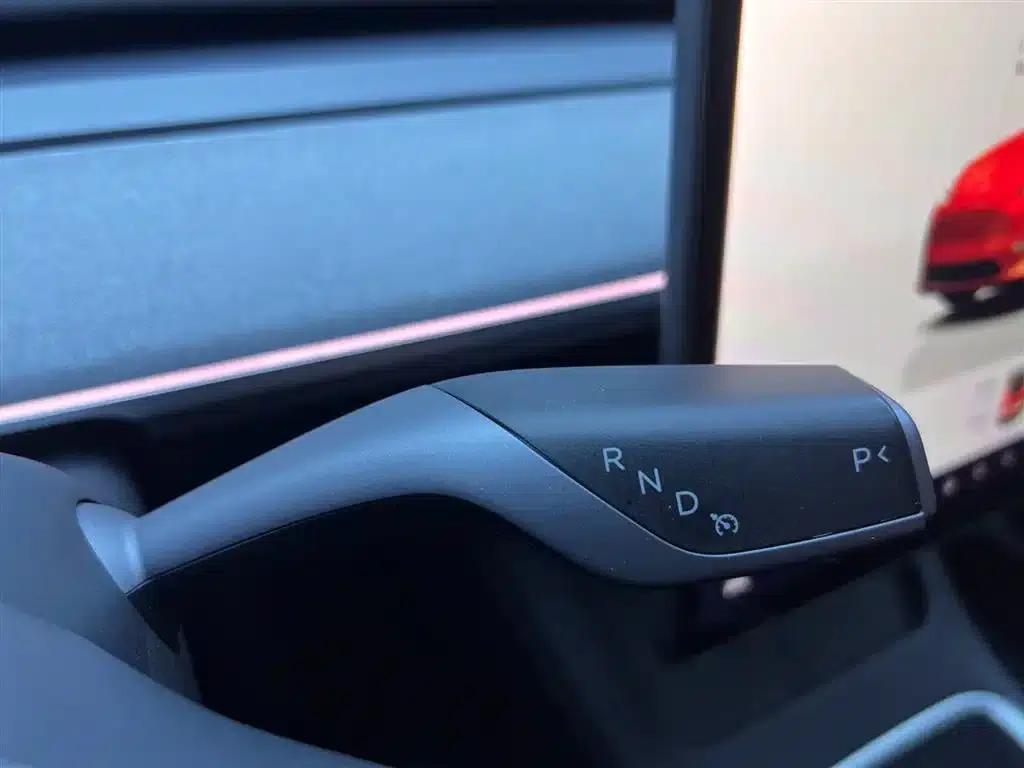 Model Y 2023 Rear-Wheel Drive — миниатюра 21