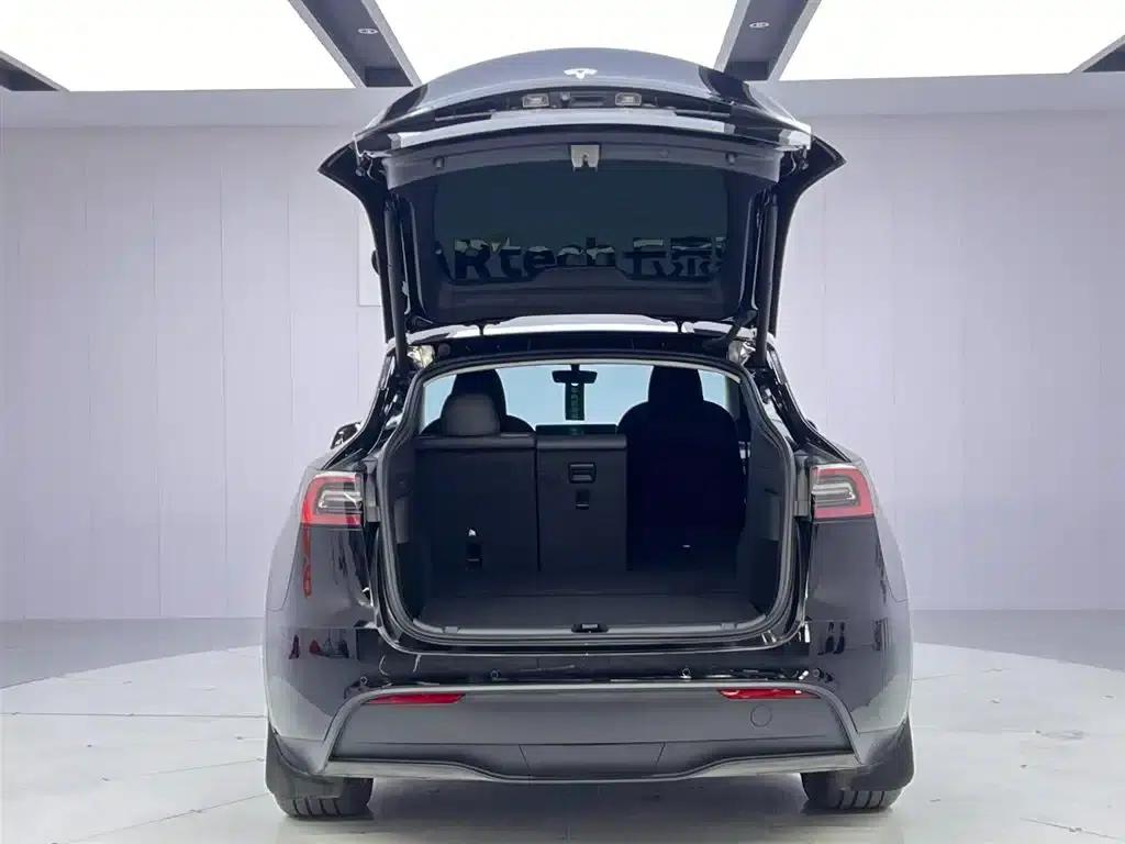 Model Y 2023 Rear-Wheel Drive — миниатюра 9