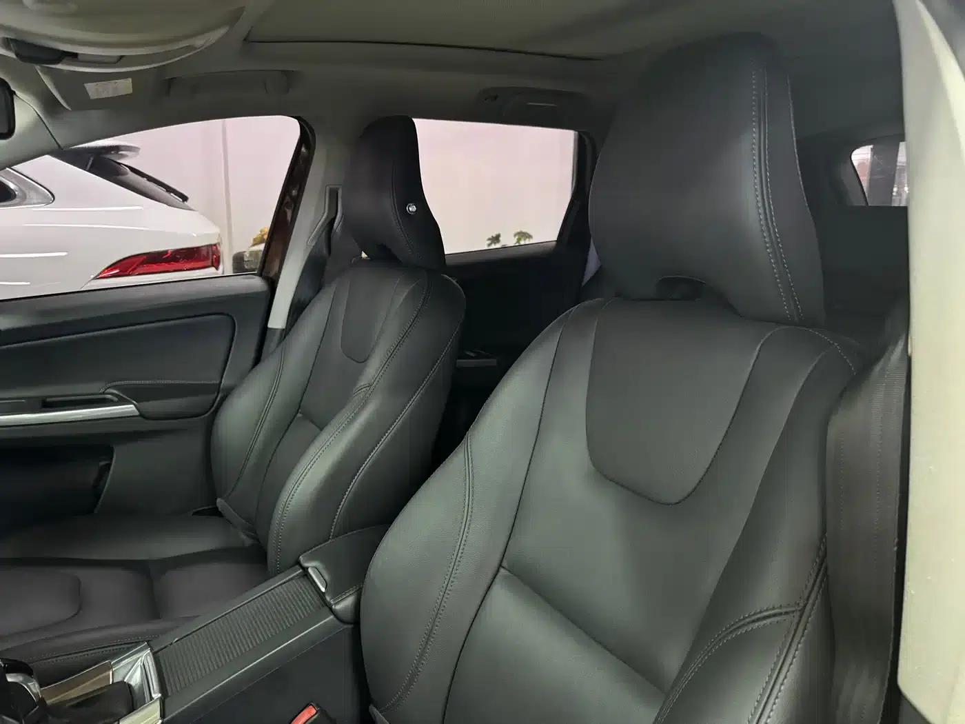 2015 Volvo XC60 T5 Smart Edition — миниатюра 13